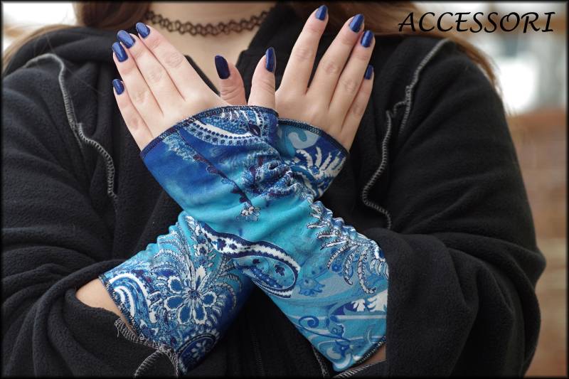 stulpen Armstulpen Beideseitig Oder Mit Daumenloch Frost Paisley Blau Alpenfleece Handwärmer Weich Warm Kuschelig von AccessoriDE