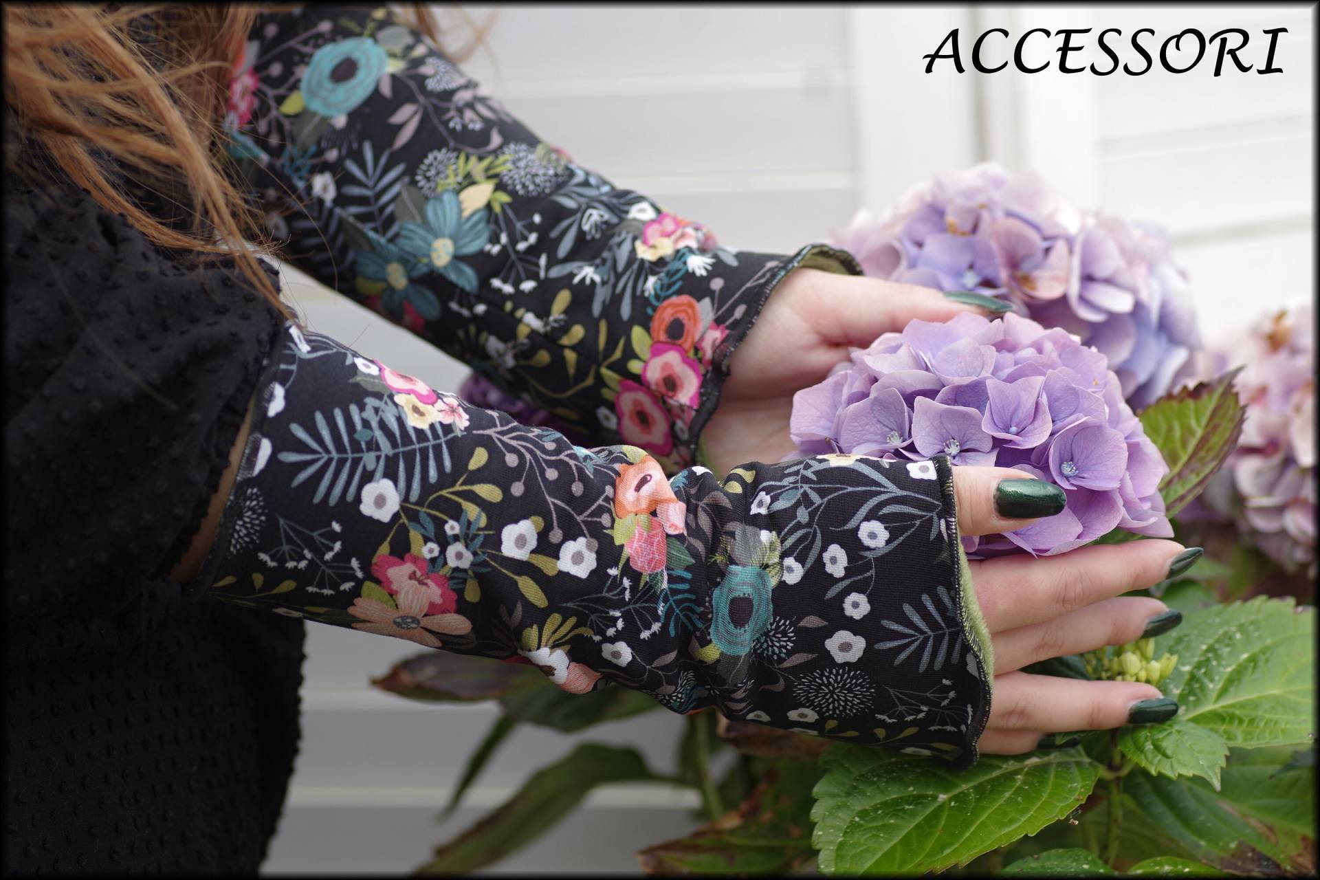 stulpen Armstulpen Beideseitig Oder Mit Daumenloch Schwarz Grün Geblümt Alpenfleece Handwärmer Weich Warm Kuschelig von AccessoriDE