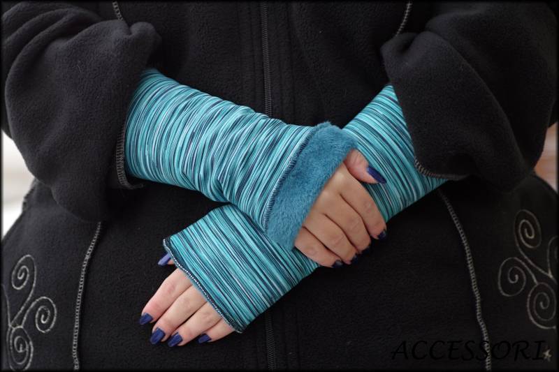 stulpen Armstulpen Beideseitig Oder Mit Daumenloch Türkis Blau Gestreift Alpenfleece Handwärmer Weich Warm Kuschelig von AccessoriDE
