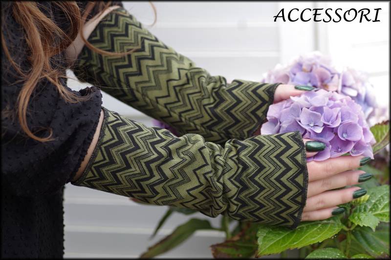 stulpen Armstulpen Beideseitig Oder Mit Daumenloch Zick-Zack Schwarz Grün Khaki Fleece Gefuttert Handwärmer Weich Warm Kuschelig von AccessoriDE