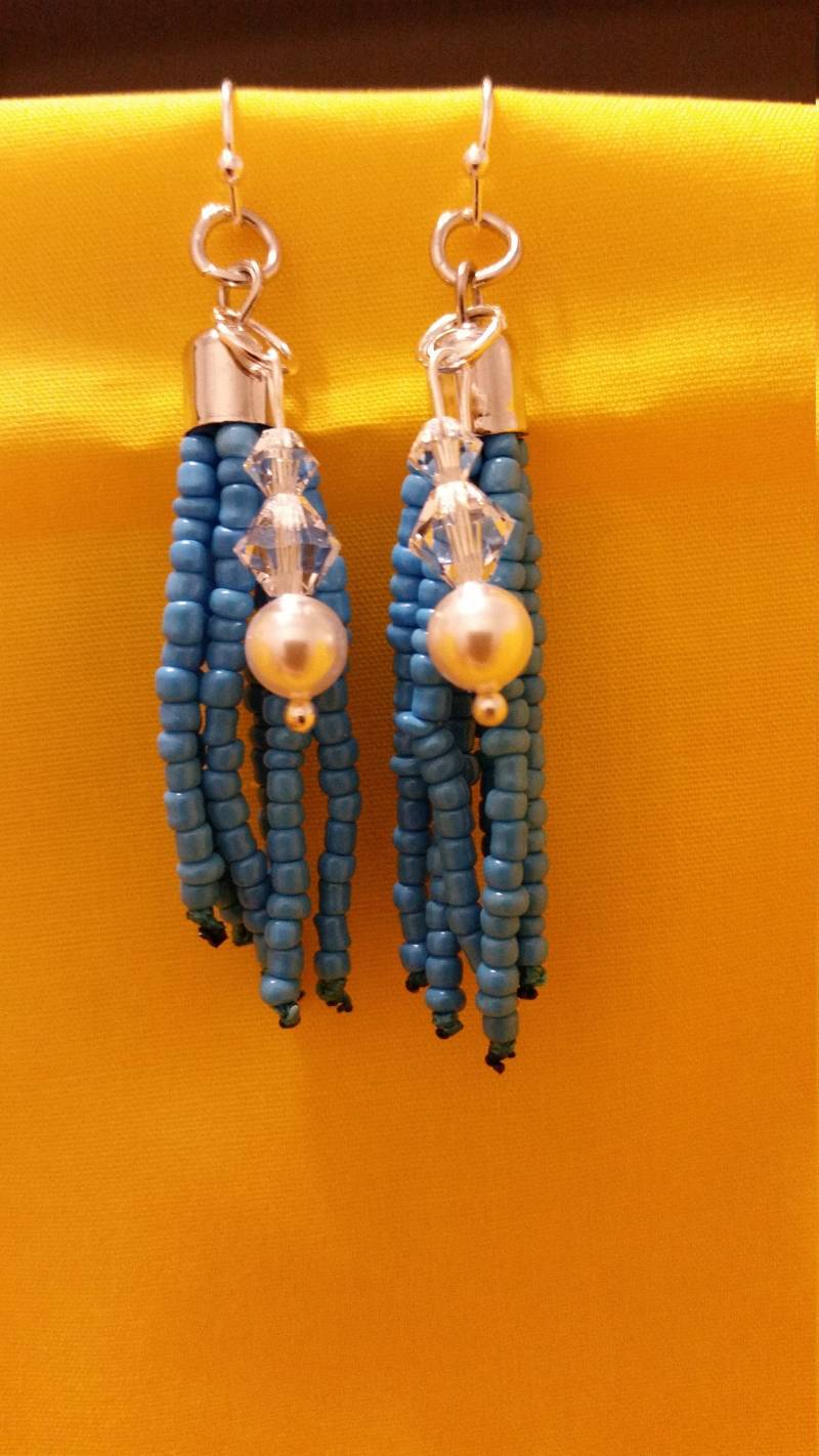 Blaue Quasten Ohrringe, Blauer Tropfen, Swarovski Kristalle, Perlen Auf Sterling Silber Blaue Quasten Ohrringe, Blauer Tropfen, Swarovski Kristalle, Perlen Auf Sterling Silber von AccessoriesByMarcy