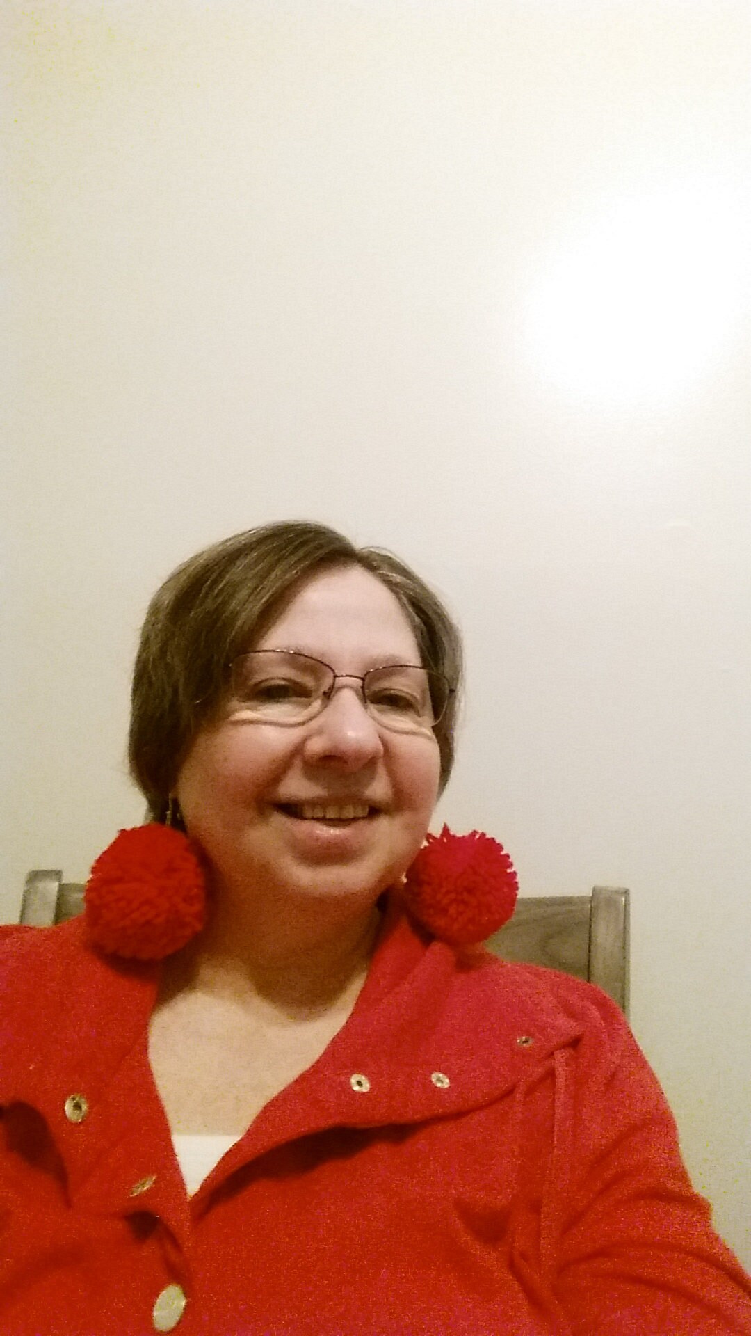 Große Pompom Ohrringe von AccessoriesByMarcy