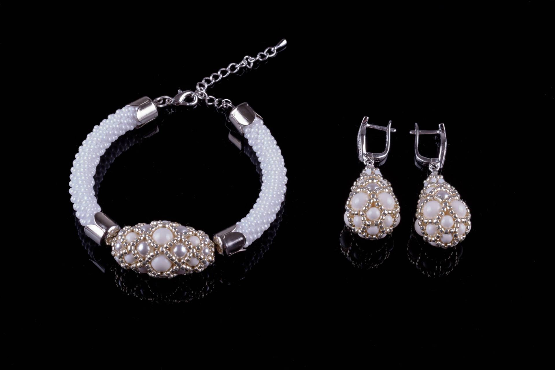 Weißes Saatgutperlen-Set, Weiße Perlenohrringe Und Armband, Perlenschmuck, Häkelschmuck, Für Mama, Perlenhäkelseil, Osterzubehör Weißes Saatgutperlen-Set, Weiße Perlenohrringe Und Armband, Perlenschmuck, Häkelschmuck, Für Mama, Perlenhäkelseil, Osterzubehör von AccessoriesForStyle