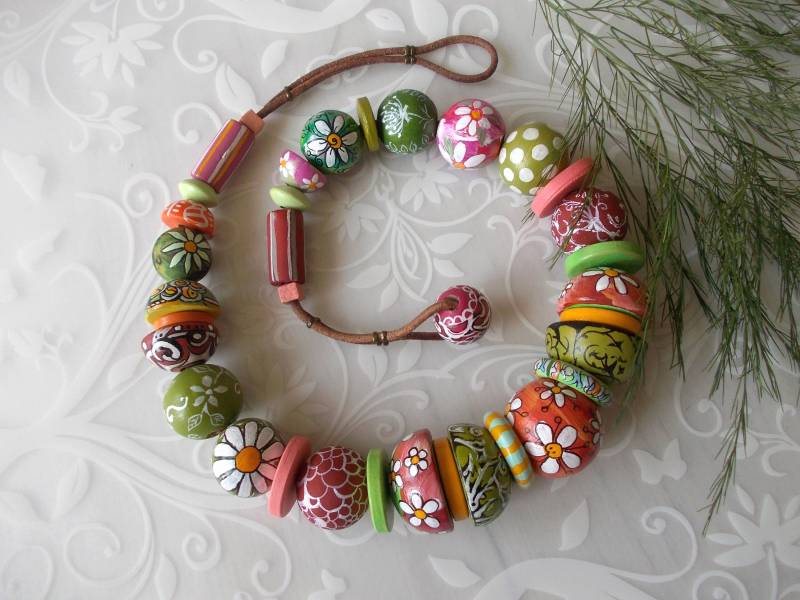 Handbemalte Gänseblümchen Holzperlen Kette Boho Blumen Schmuck von AccessoriesLilit