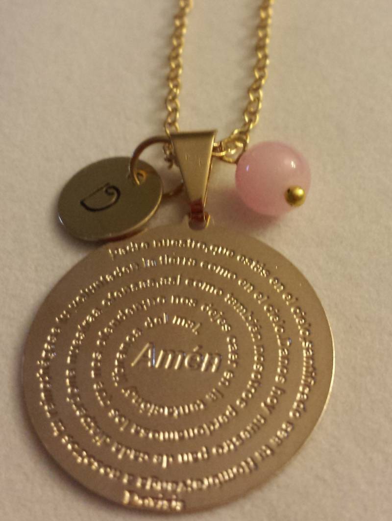 Padre Nuestro Halskette Mit Initial Und Birthstone Farbe Perle von AccessoriesSimply