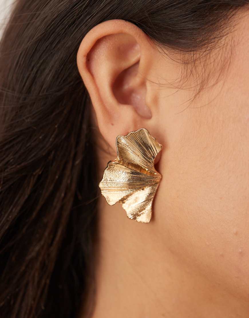 Accessorize - Auffällige Hängeohrringe in Gold mit Blütenblatt-Design-Goldfarben Accessorize - Auffällige Hängeohrringe in Gold mit Blütenblatt-Design-Goldfarben von Accessorize