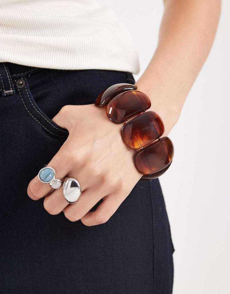 Accessorize - Breites Stretch-Armband aus Kunstharz mit Schildpatt-Optik-Braun von Accessorize