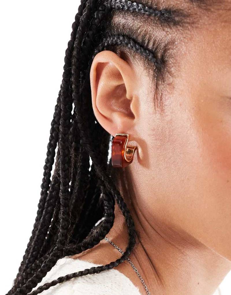 Accessorize - Kelly - Quadratische Creolen aus Kunstharz in Bernstein-Braun von Accessorize