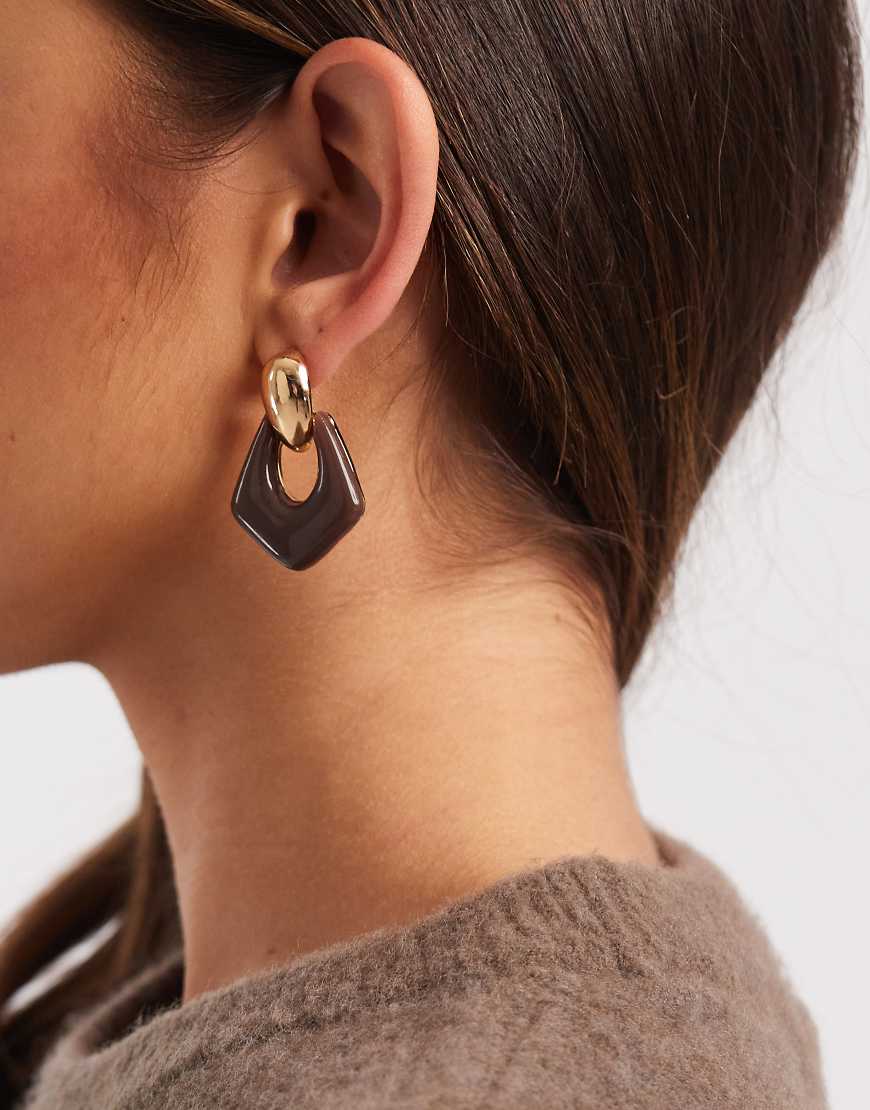 Accessorize - Ohrringe im Türklopferdesign aus Harz in Braun-Brown von Accessorize