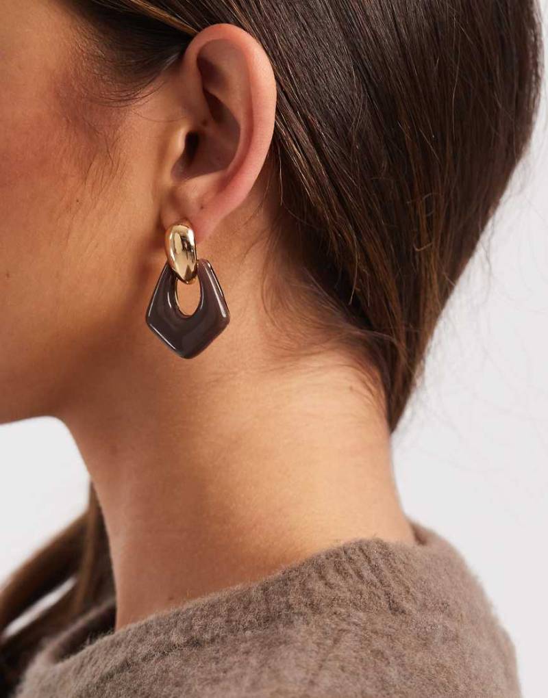 Accessorize - Ohrringe im Türklopferdesign aus Harz in Braun-Brown von Accessorize