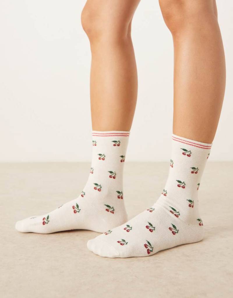 Accessorize - Socken in Creme mit Kirschmuster-Weiß von Accessorize