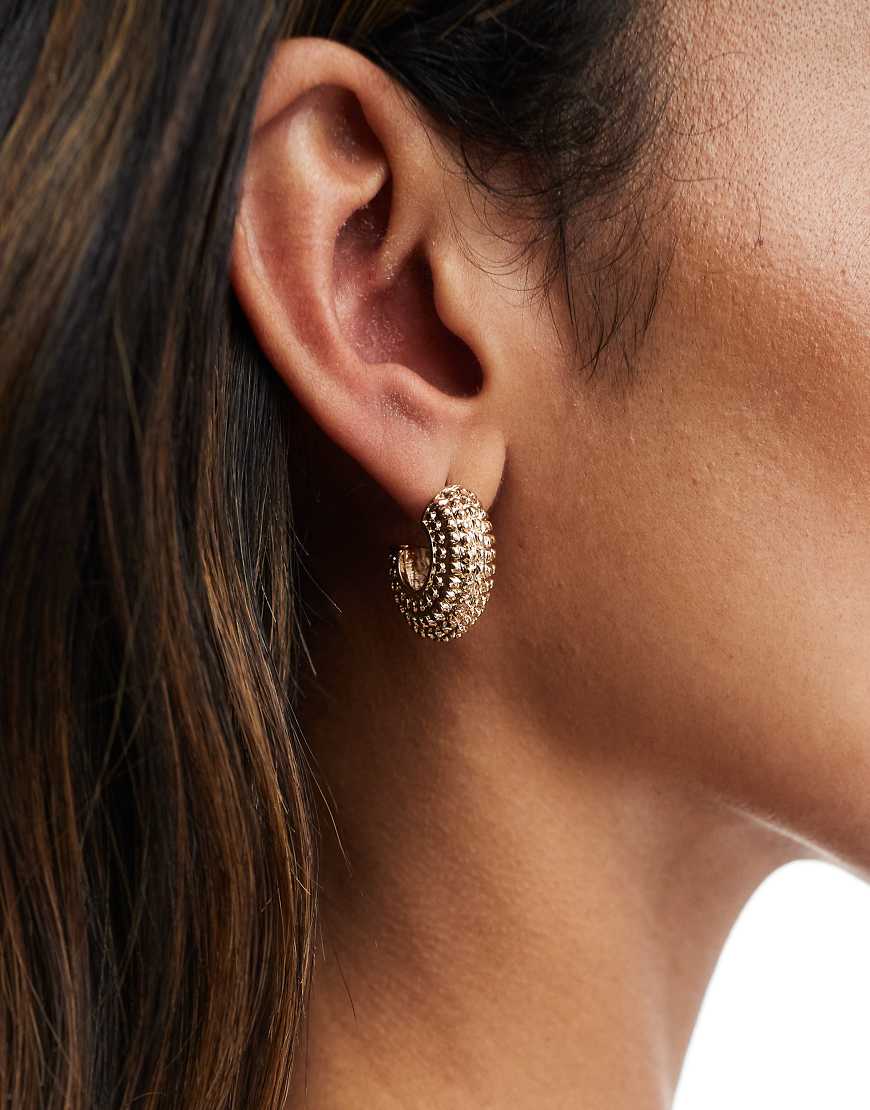 Accessorize - Strukturierte Mini-Creolen in Goldoptik mit Kugeldesign-Goldfarben von Accessorize