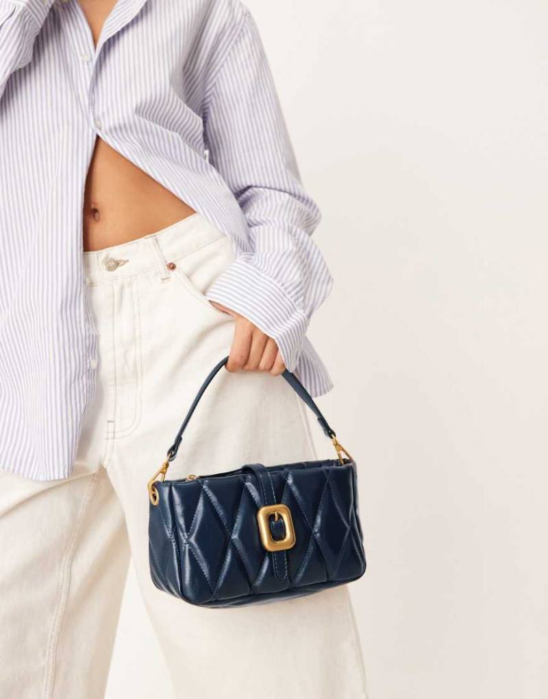 Accessorize - Umhängetasche in Marineblau mit großem Steppmuster und Schnalle von Accessorize