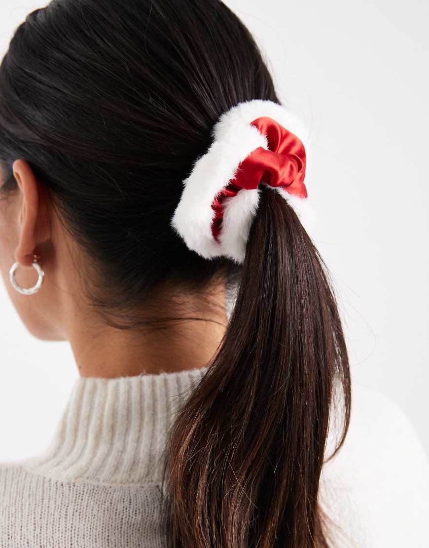 Accessorize - Weihnachten - Scrunchie-Haargummi im Weihnachtsmann-Design in Rot von Accessorize