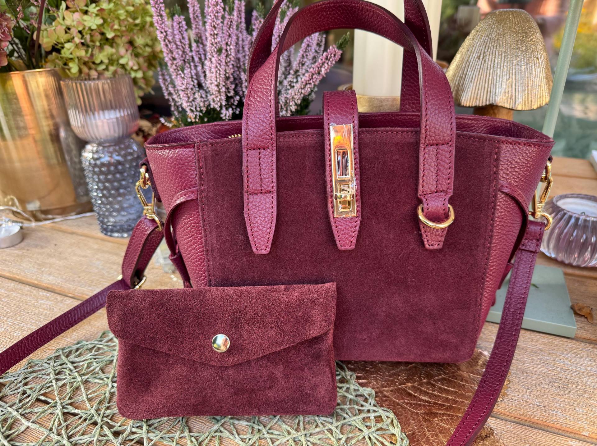 Edle Wildleder Handtasche in Bordeauxrot Made Italy von AccessoryAndBags