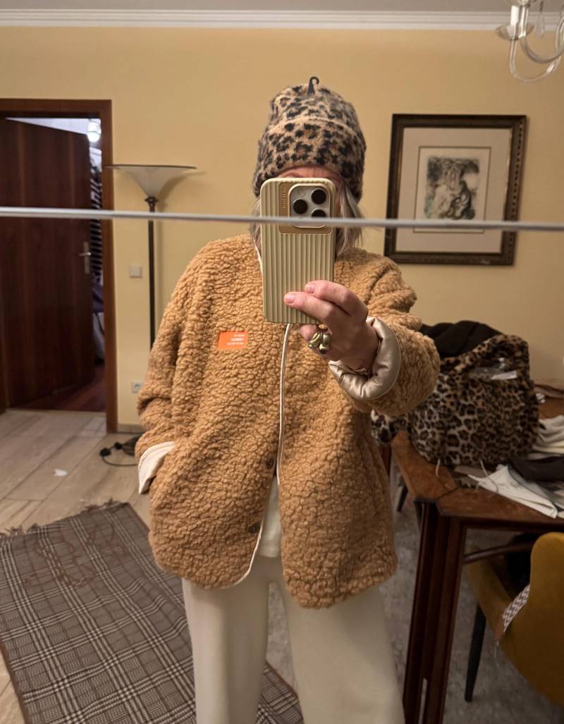 Leichte Teddy Plüsch Jacke Mit Satin Innenfutter Und Dress Yourself Patch in Gr. Os 34 36 38 40 Verschiedenen Farben von AccessoryAndBags