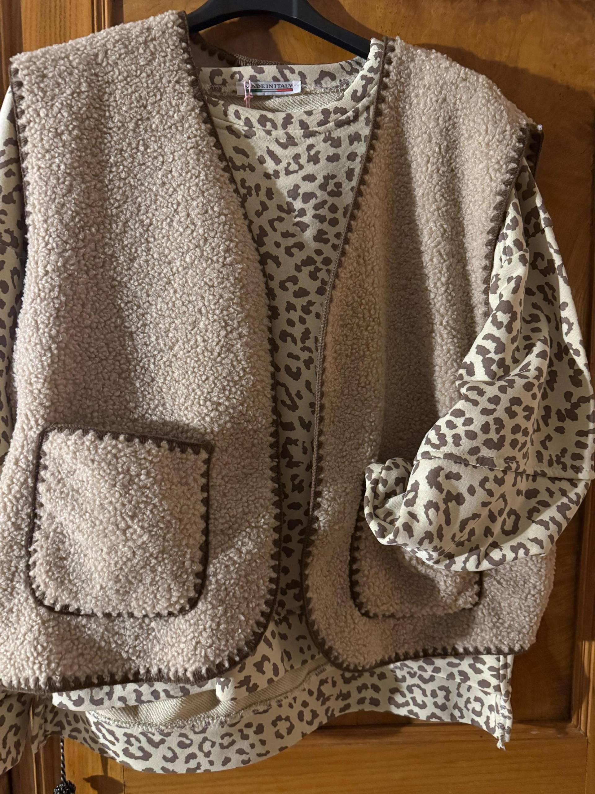 Leichte Teddy Plüsch Weste Mit Aufgesetzten Taschen in Gr. Os 34 36 38 40 Verschiedenen Farben von AccessoryAndBags