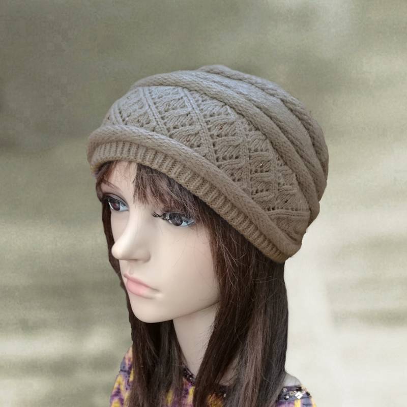 Gestrickte Wollmütze Stilvolle Damenmütze von AccessoryArty