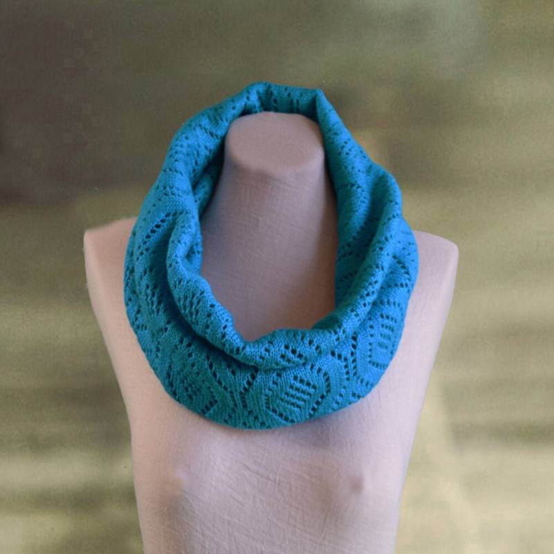 Lace Knit Hooded Cowl Infinity-Schal Aus Wollmischung von AccessoryArty