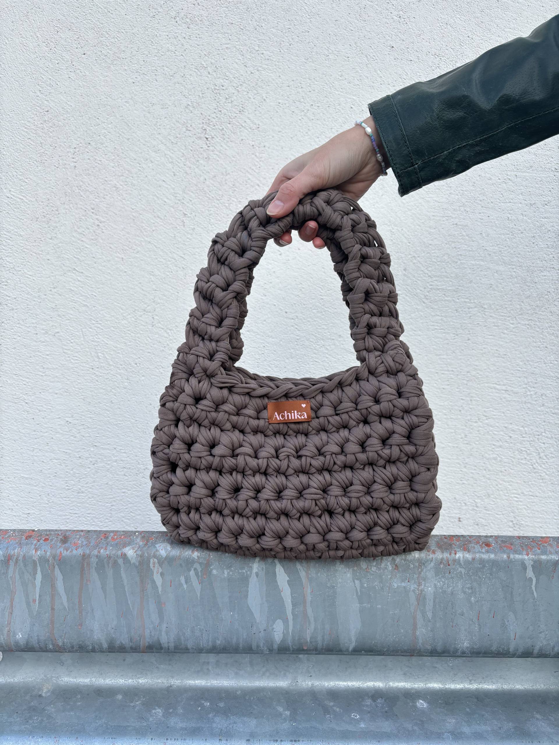 Trendige Gehäkelte Schultertasche, Grobstrick Handtasche, Sommerhandtasche, Niedliche Handgemachte Stilvolle Jersey-Handtasche, Geschenk Für Sie von AchikaStudio