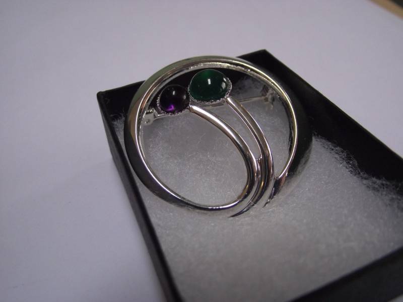 16 Art Deco Broschen Mit 8 Mm Grünem Achat Und 6 Lila Amethyst Cabochons von AcmeCufflinks