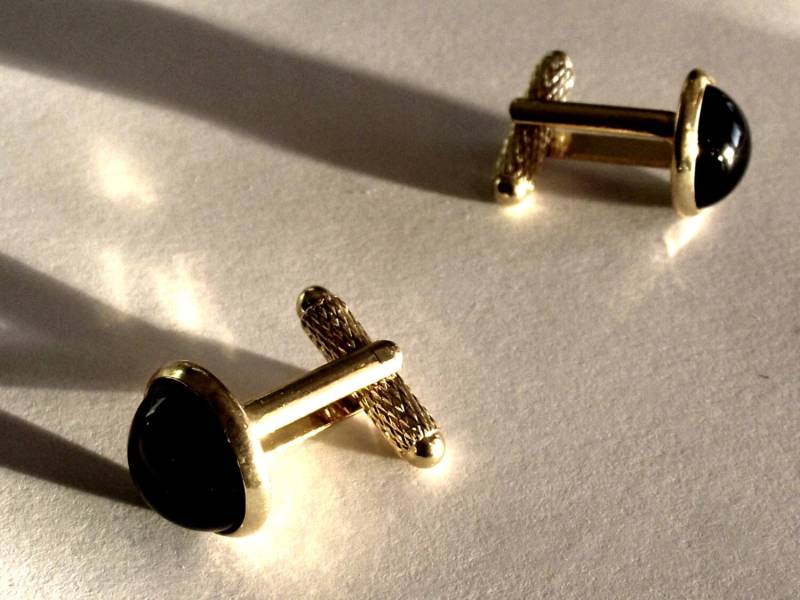 Dec16.02. Gelbgold Einstellung Mit 12 Mm Schwarz Onyx Achat Cabochons von AcmeCufflinks