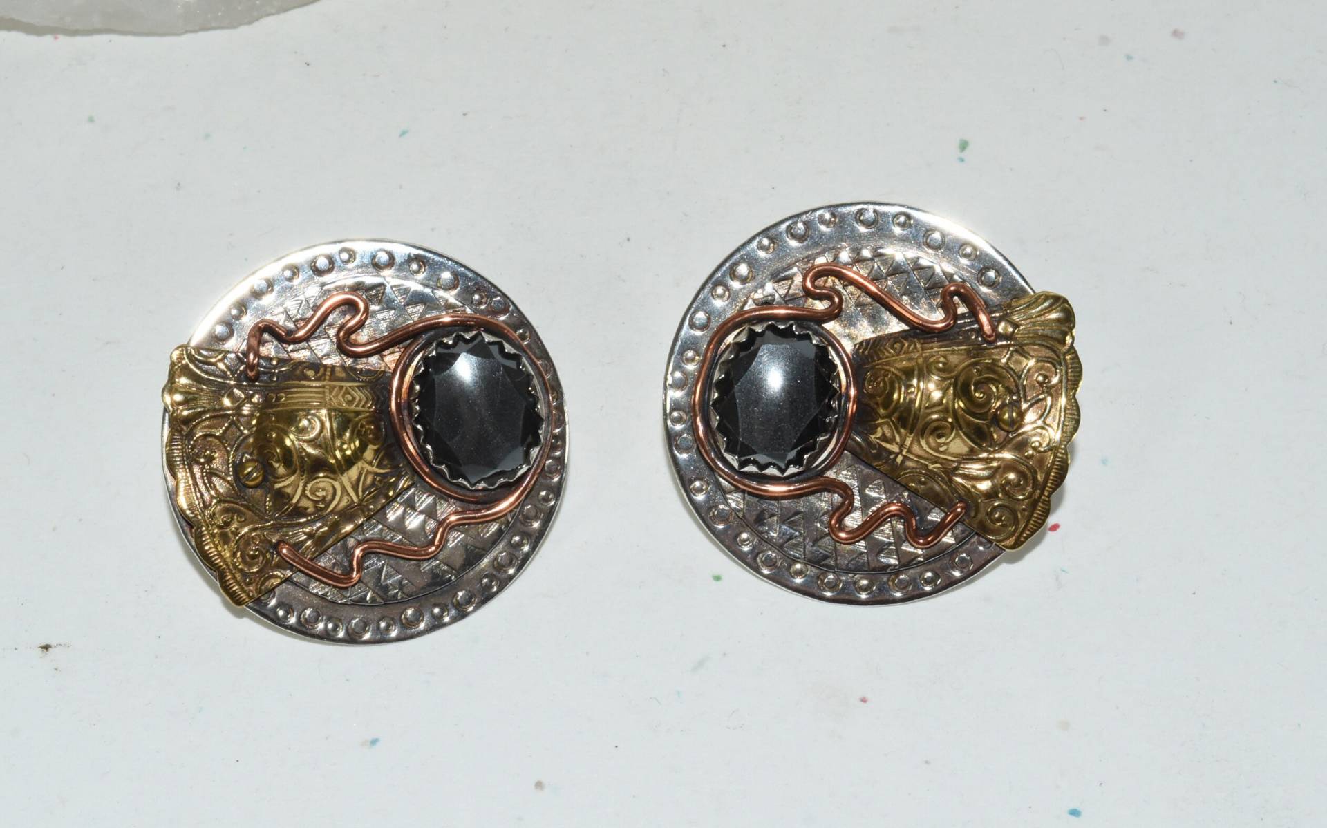 Handwerker, Die Gemischt Metall Hämatit-sterling-Silber-Kupfer Messing Ohrstecker Handwerker, Die Gemischt Metall Hämatit-sterling-Silber-Kupfer Messing Ohrstecker von AcquiredAntiqueCo