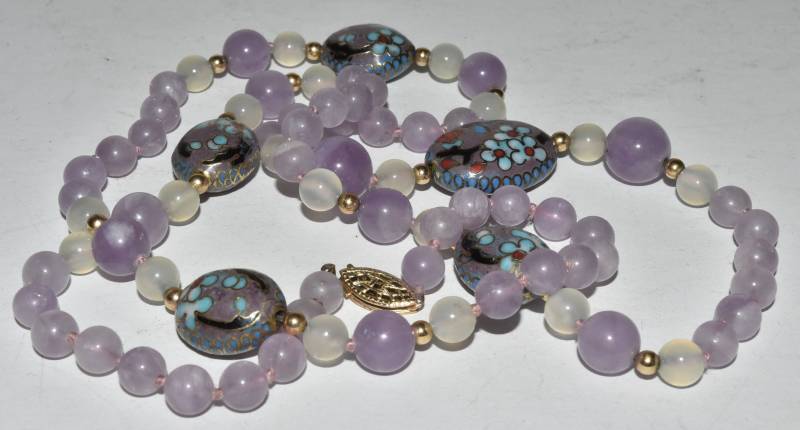 Vintage Amethyst Cloisonne Perlenstrang Gold Filled Halskette Vintage Amethyst Cloisonne Perlenstrang Gold Filled Halskette von AcquiredAntiqueCo