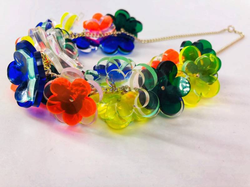Flower Power Kette, Acryl Schmuck, Neon Blumen Blatt Fun Kette von AcrylicCocoFrankie