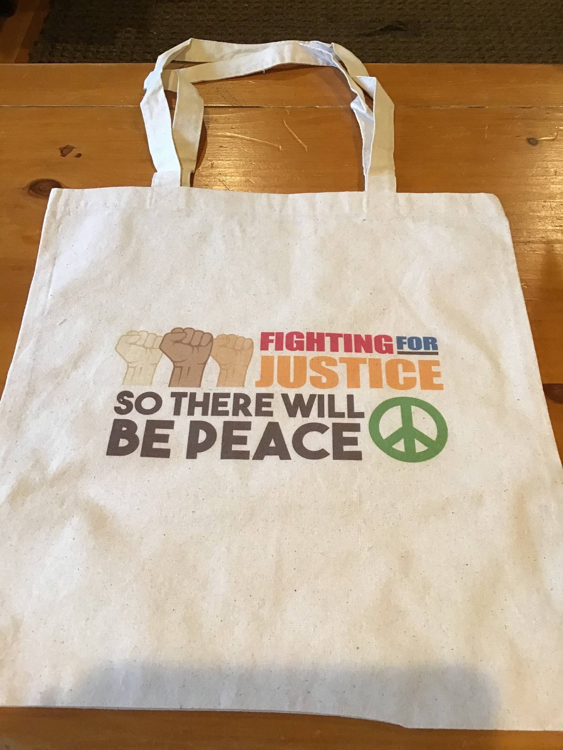 Canvas Bag- "Fighting For Justice So There Will Be Peace" - Wiederverwendbare Tasche, Vielfalt Macht Uns Stärker, Liebe Ist Liebe, Blm, Black Lives Canvas Bag- "Fighting For Justice So There Will Be Peace" - Wiederverwendbare Tasche, Vielfalt Macht Uns Stärker, Liebe Ist Liebe, Blm, Black Lives von ActsOfWhimsy