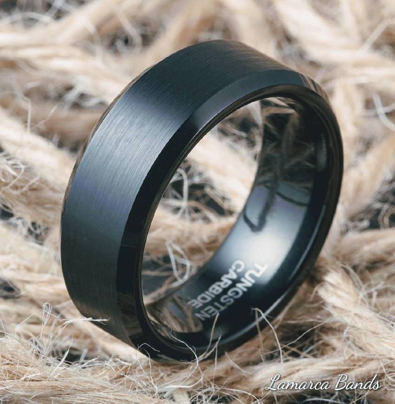 8 Mm Schwarzer Wolfram Ehering Matte Brush Finish Comfort Fit von AcuityRingDesigns