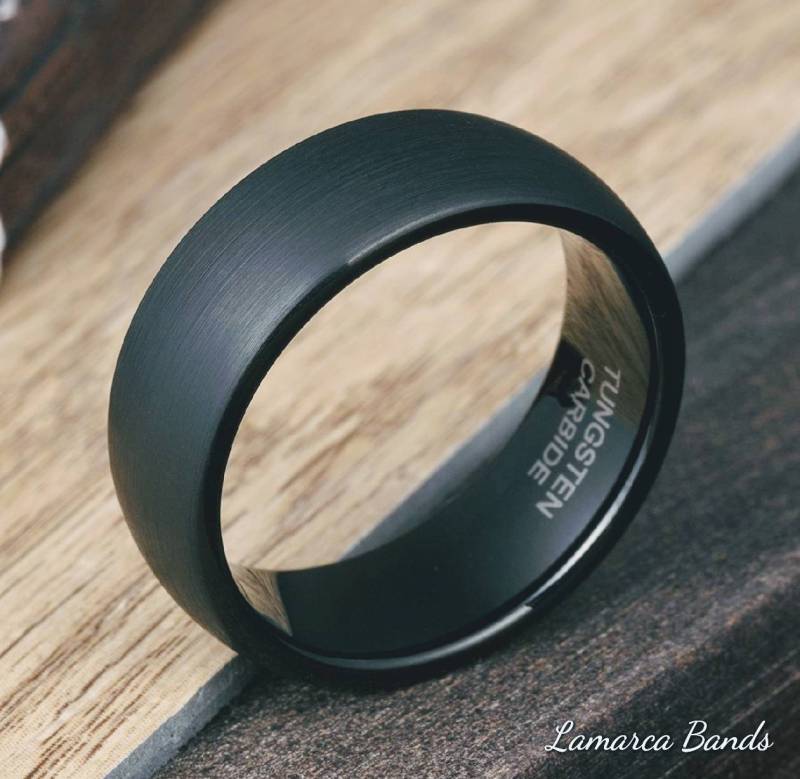 Schwarzer Wolfram Ehering Comfort Fit Versprechen Ring | 8 Mm von AcuityRingDesigns