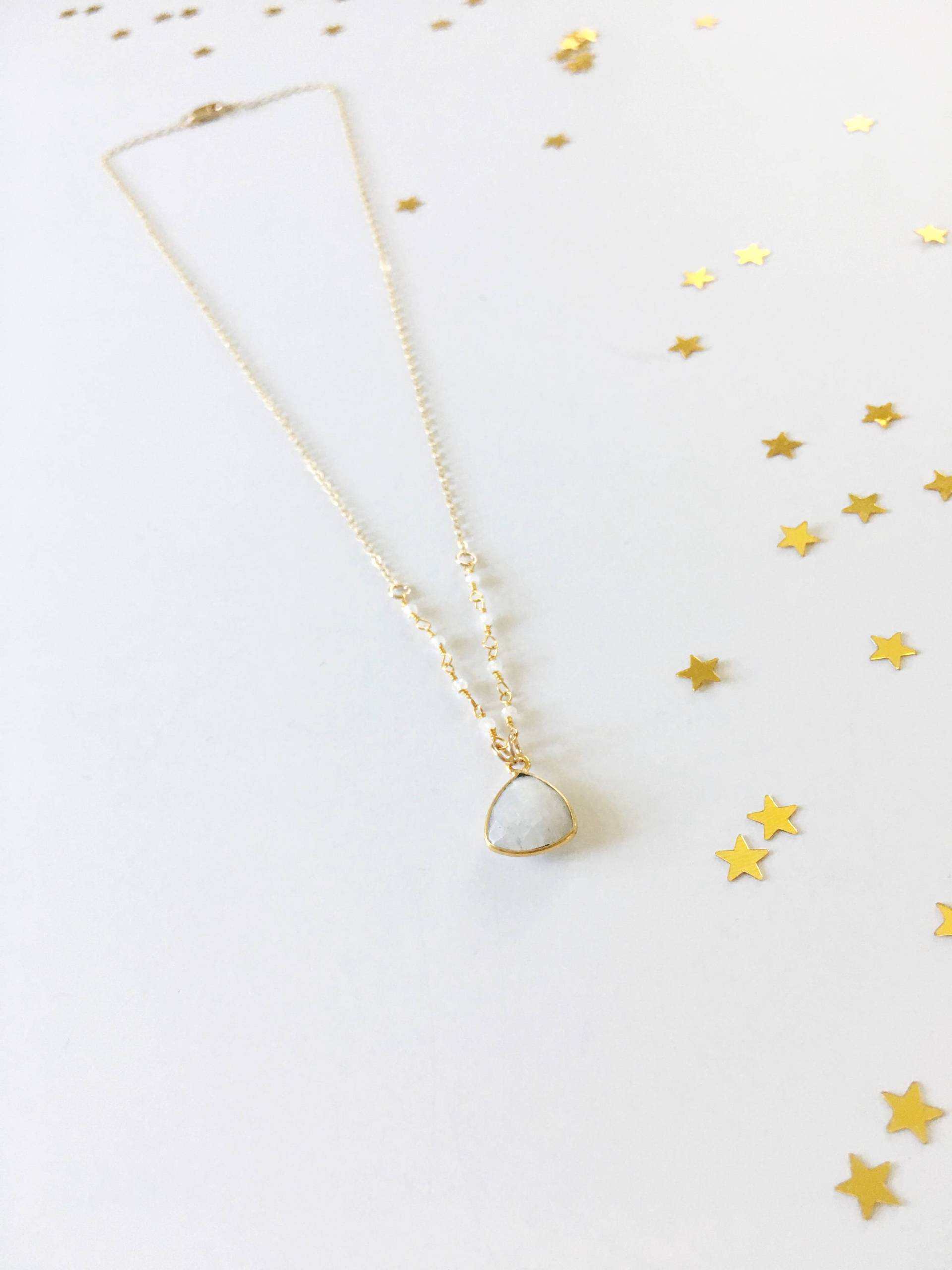 Mondstein Halskette, Zierlich, Geburtstagsgeschenk, Gold, Silber, Celestial, Himmel, Edelstein, Mondstein, Regenbogen, Mond Halskette Mondstein Halskette, Zierlich, Geburtstagsgeschenk, Gold, Silber, Celestial, Himmel, Edelstein, Mondstein, Regenbogen, Mond Halskette von AcuteDesigns