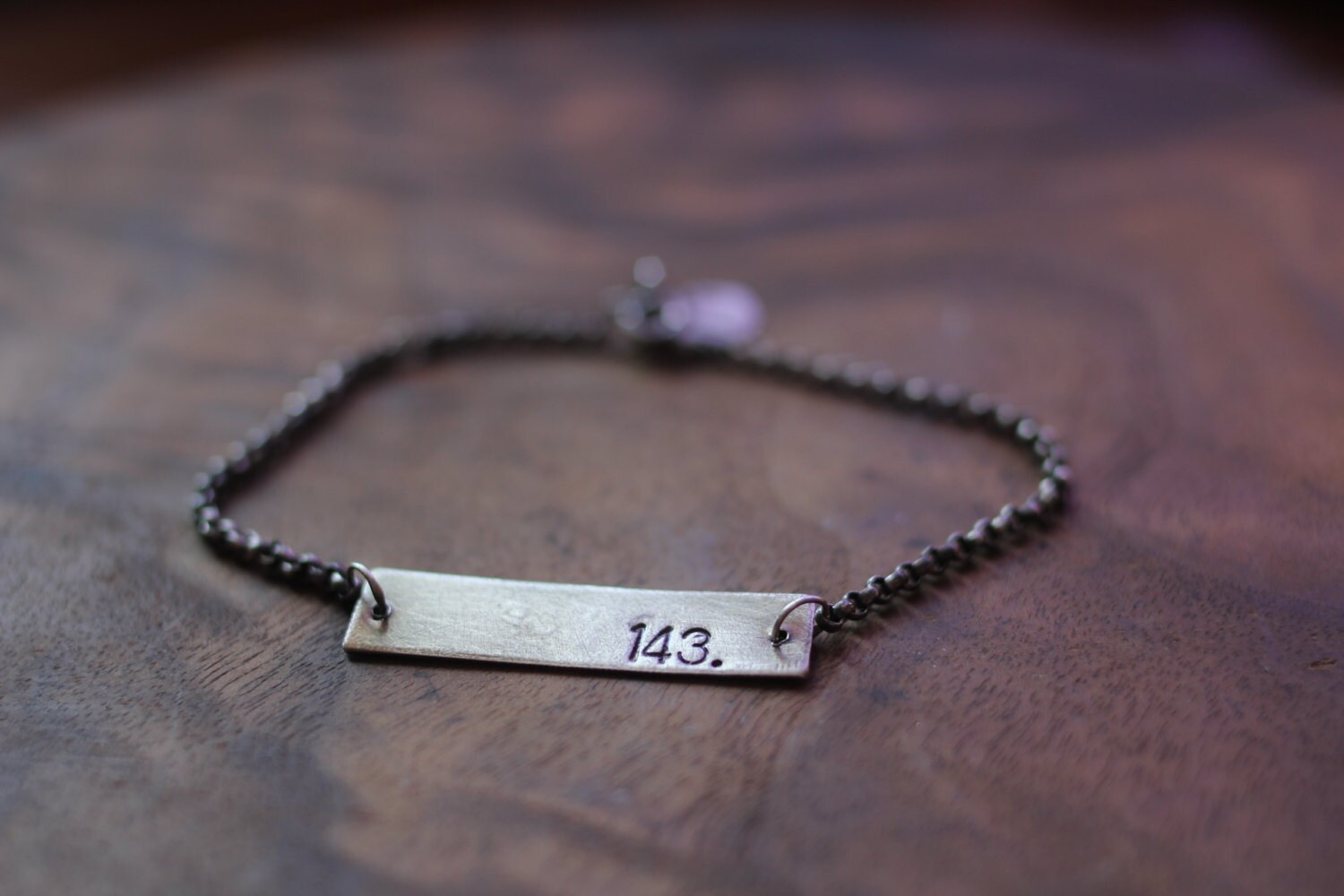 Personalisierte Armband Reversible Rechteck Bar Handgestempelt Unisex Typenschild | Massanfertigung Personalisierte Armband Reversible Rechteck Bar Handgestempelt Unisex Typenschild | Massanfertigung von AdaRosman