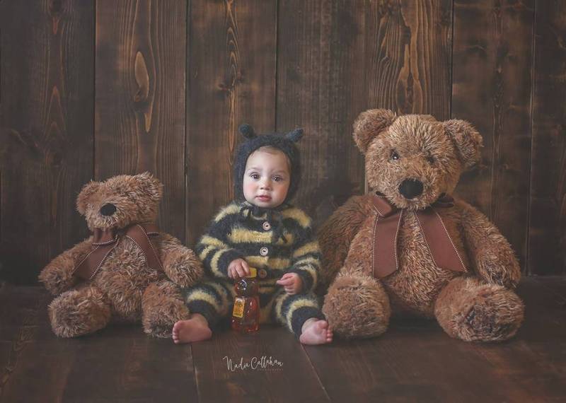 Biene Outfit, Biene Sitter Größe, Sitter Outfit, Sitter Biene, Sitter Strampler, Sitter Bonnet, Strampler Und Bonnet Set, Strickspielanzug von Adaphotoprops