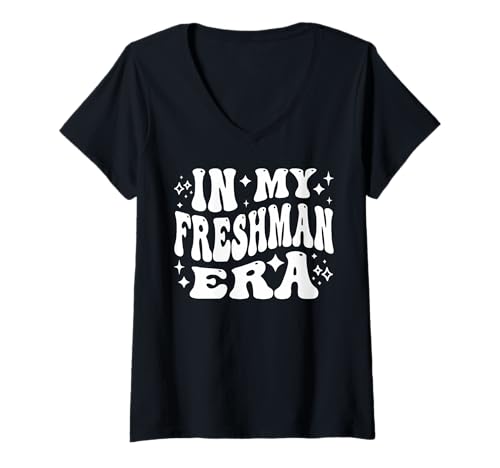 Damen In Meinem ersten Jahr an der Highschool T-Shirt mit V-Ausschnitt Damen In Meinem ersten Jahr an der Highschool T-Shirt mit V-Ausschnitt von Addictive Designs School Merch