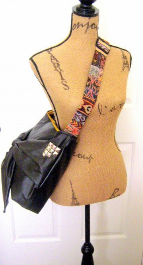 Große Schwarze Handgemachte Umhängetasche Geldbörse Nieten Schleife Tasche Gitarre Inspiriert Gurt Einzigartige Geschenke Für Sie Unter 100 von AddieLou