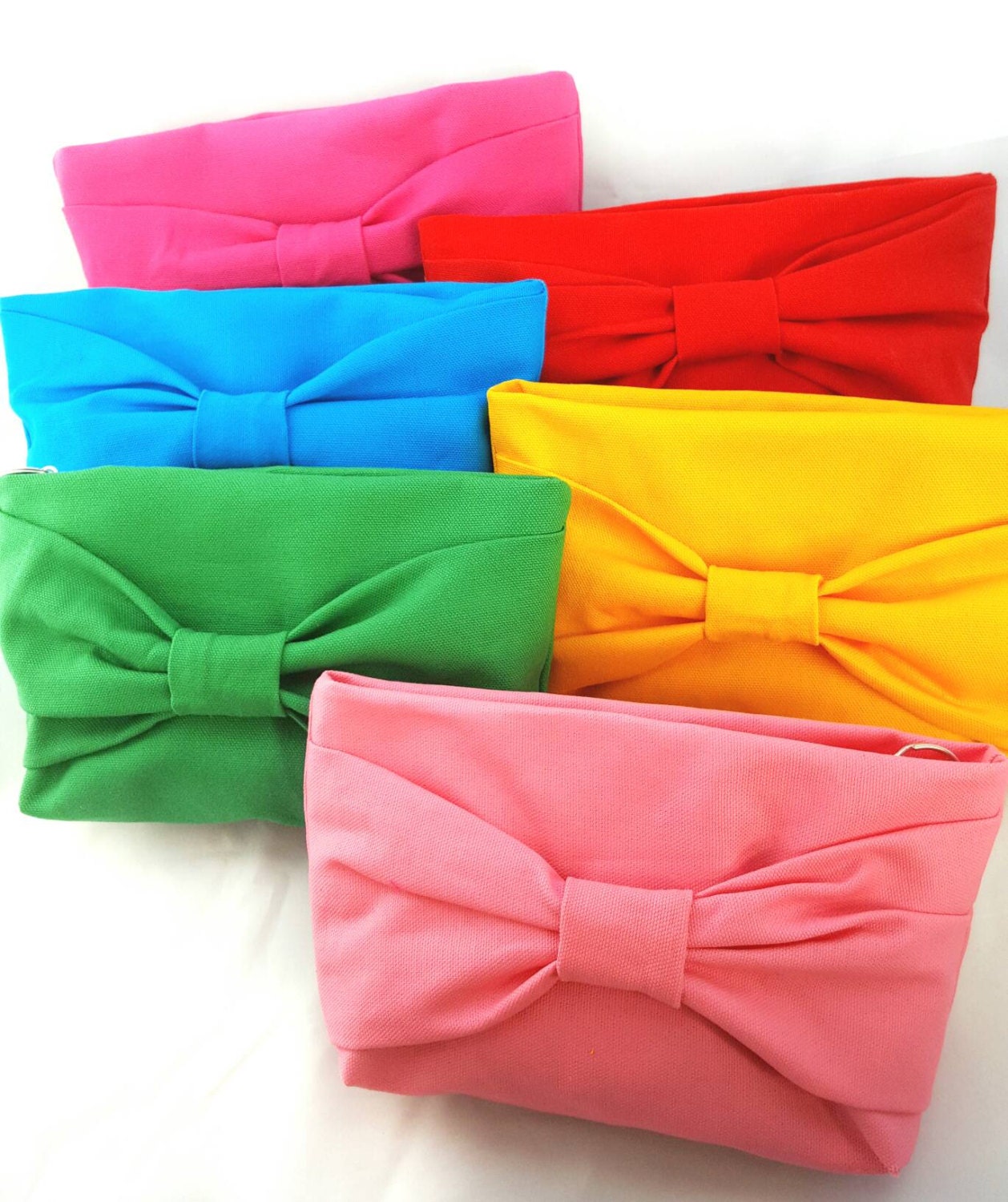 Handgemachte Clutch/ Schleife Clutch/Reißverschlusstasche Makeup Tasche Geschenke Für Sie Brautjungfern Geschenk Unter 20 von AddieLou