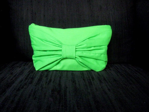 Wunderschöne Handgemachte Baumwolle Limettengrüne Clutch Mit Schleife Farboptionen Avalible von AddieLou