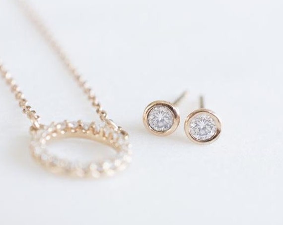 Petite Diamant Lünette Ohrringe Petite Diamant Lünette Ohrringe von AddisonEverlyJewelry