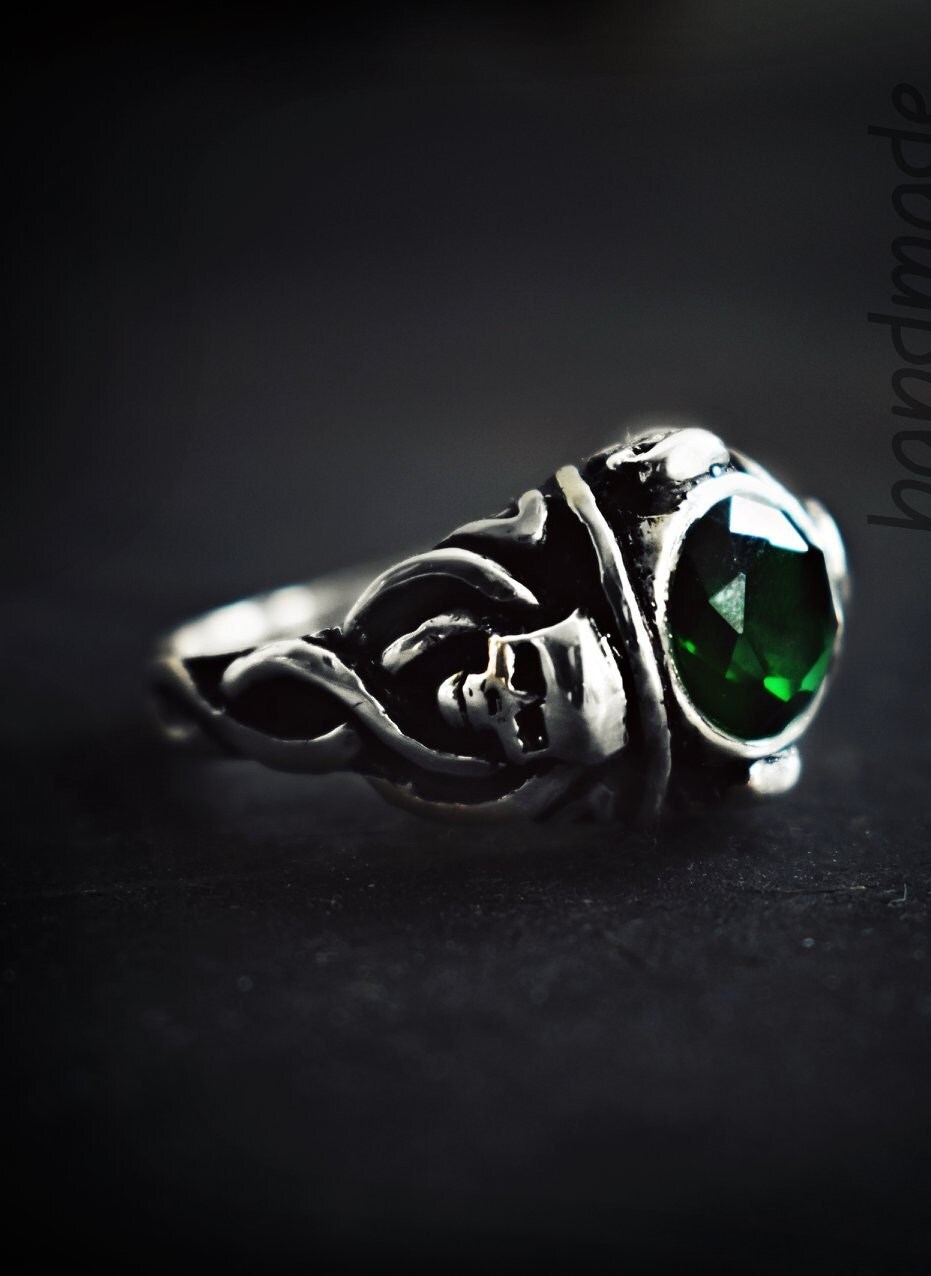 Brutaler Herren Ring, Totenkopf Gothic Rockers Edelstein Rocker Ring von AdelKaraSilverPalace