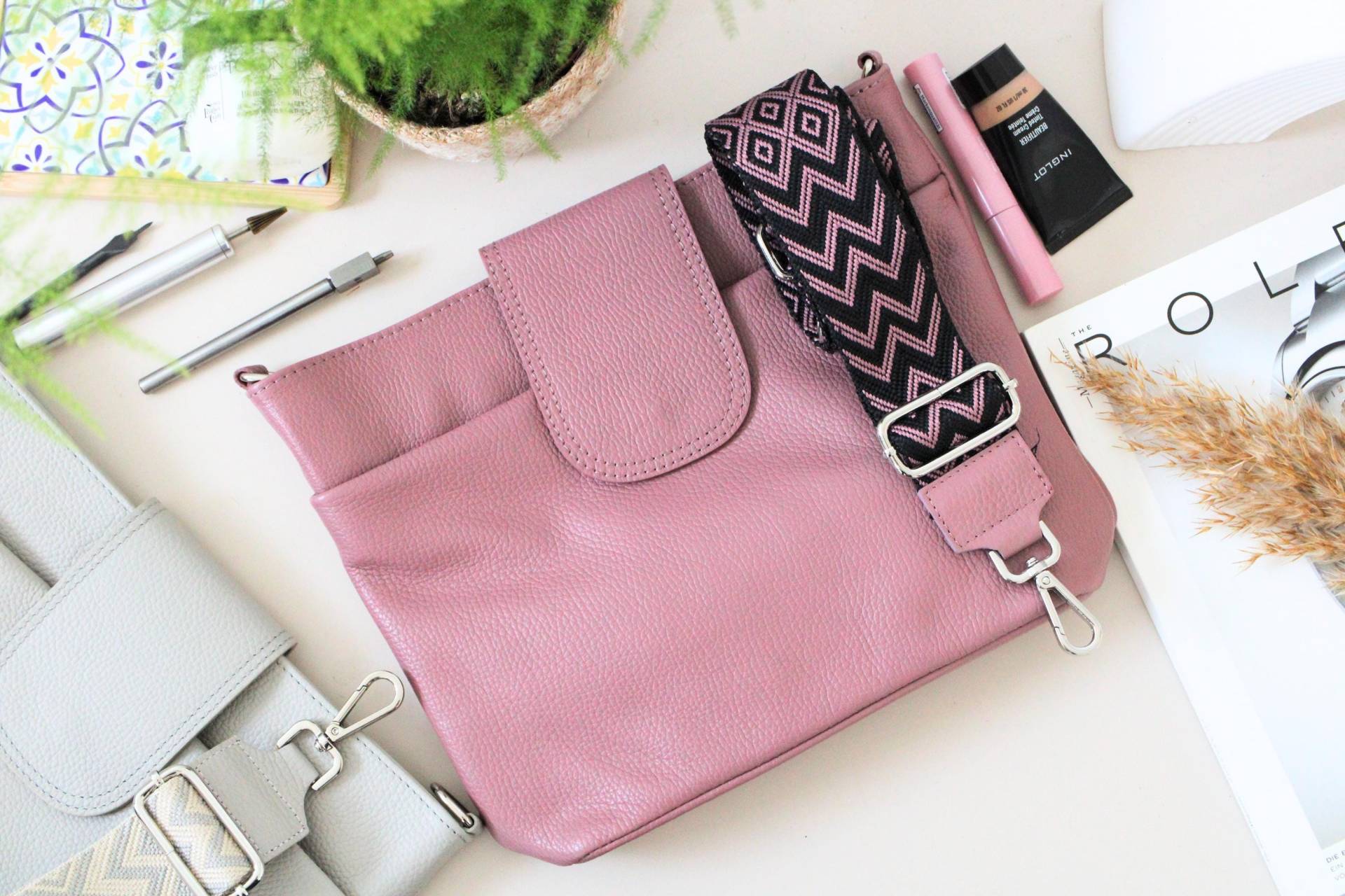 Leder Crossbody Schultertasche Für Frauen Mit Extra Gemusterten Riemen, Schultertasche, Bag Verschiedenen Farben Leder Crossbody Schultertasche Für Frauen Mit Extra Gemusterten Riemen, Schultertasche, Bag Verschiedenen Farben von AdelLeather