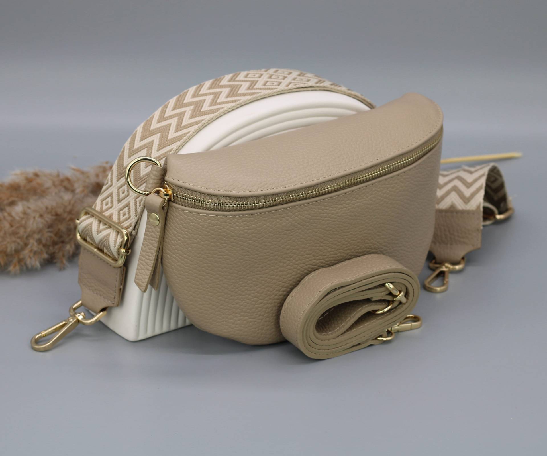 Taupe Gold Leder Bauchtasche Für Frauen Mit Extra Gemusterten Riemen, Schultertasche, Crossbody Tasche Verschiedenen Größen von AdelLeather