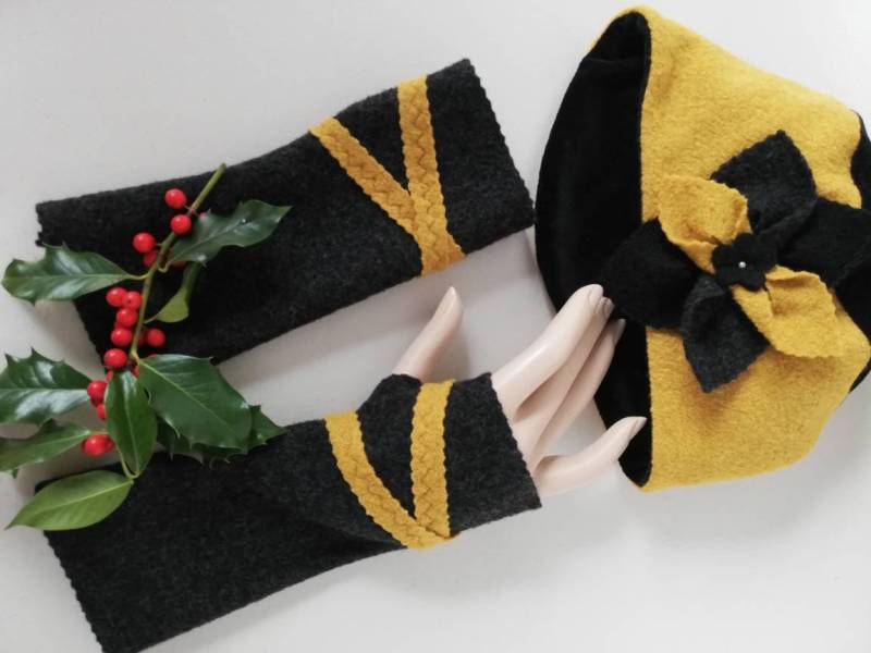 Damen Armstulpen Mit Daumenloch Wolle Fingerlose Handschuhe Filzstulpen Anthrazit Gelb Walkloden Geschenk Ideen Für Frauen von AdelineSchoden