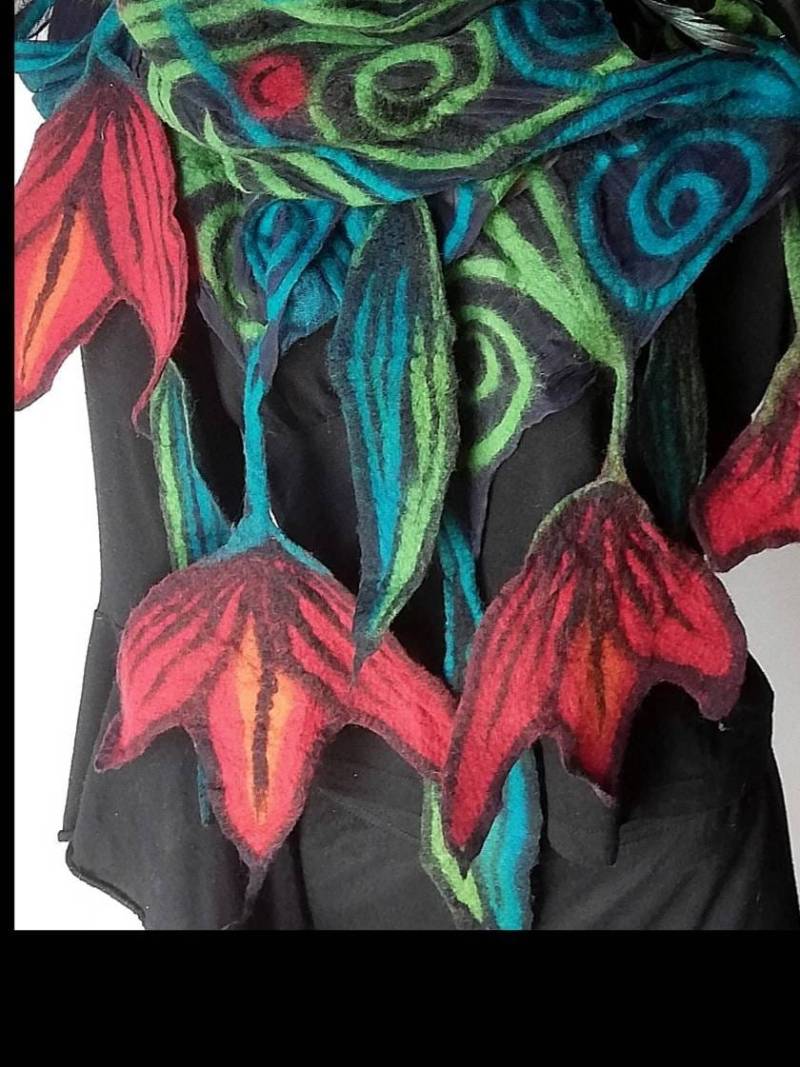 Filzschal Merinowolle Seide Nunofilzschal Handgemachtes Tuch Stola Damen Schal Wolle Geschenkideen Für Frauen von AdelineSchoden