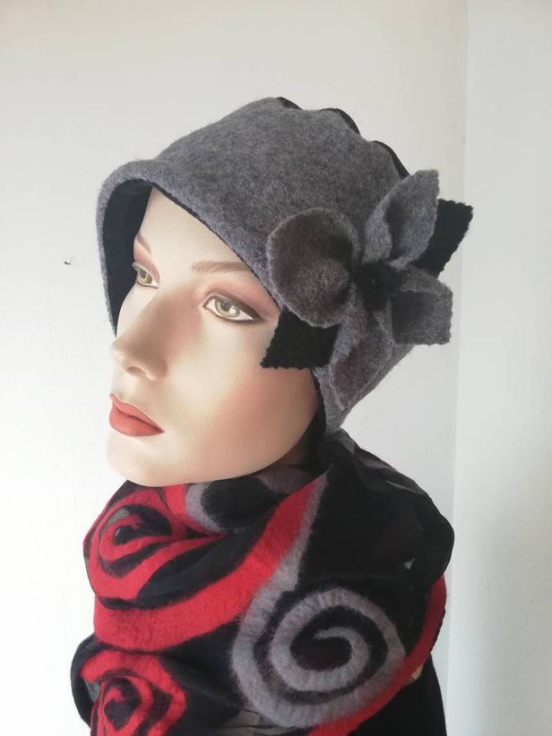 Walkloden Mütze Damen Reine Wolle Kreativ Filz Hut Grau Schwarz Geschenkideen Für Frauen von AdelineSchoden