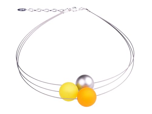 Adi-Modeschmuck Damenkette “Mara”, 3-strängiger Halsreif aus 20mm Polarisperlen in gelb und safran sowie einer Akzentperle aus metallic lakiertem Acryl, handgefertigt Berlin von Adi-Modeschmuck