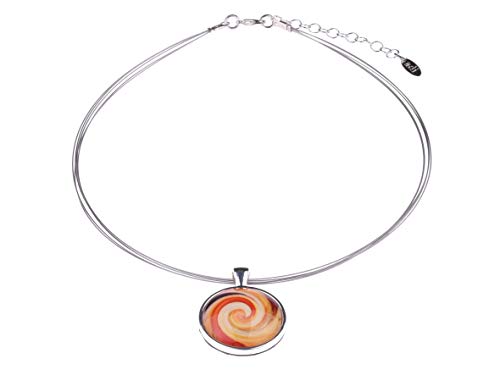 Adi Modeschmuck Halsreif "Sienna", ein leichter Anhänger aus versilbertem Messing mit farbenfrohen Ornamenten unter einem Glas Cabochon, handgefertigt in Berlin (Gelb, Safran und Orange) von Adi-Modeschmuck