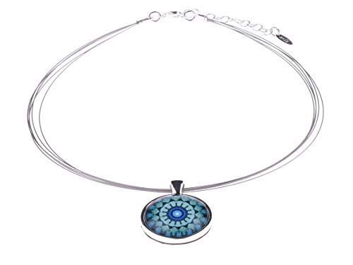 Adi-Modeschmuck Halsreif Sophia, 25mm großer Leichter Anhänger aus versilbertem Messing mit phantasievollen Ornamenten unter einem Glas Cabochon, handgefertigt in Berlin Adi-Modeschmuck Halsreif Sophia, 25mm großer Leichter Anhänger aus versilbertem Messing mit phantasievollen Ornamenten unter einem Glas Cabochon, handgefertigt in Berlin von Adi-Modeschmuck