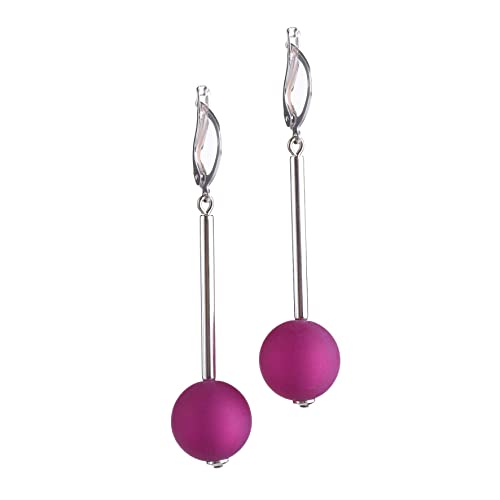 Adi Modeschmuck langer Hängeohrring 'Ira', leichter 6cm langer Ohrring, 14mm original Polarisperle an einem versilberten Röhrchen und Klapp-Brisur, handgefertigt in Berlin (Fuchsia) von Adi-Modeschmuck